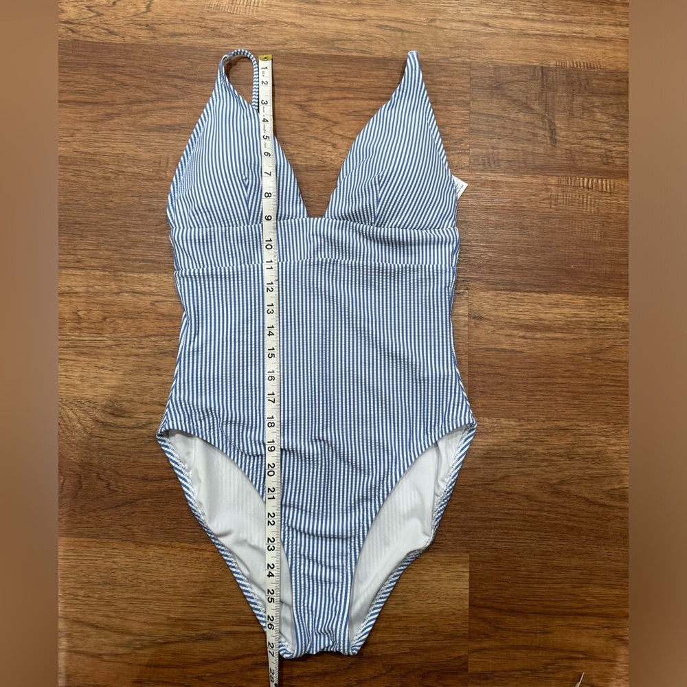 J. Crew plunge one piece bathing suit in seersucker size 10 - Picture 11 of 11